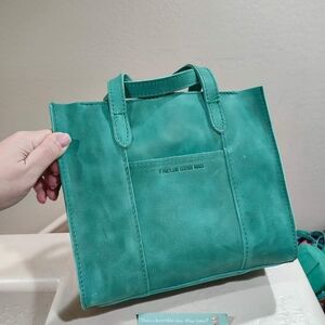 Portland leather goods reef zip Lola
